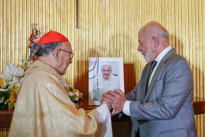 Lula avalia ir a funeral do papa Francisco
