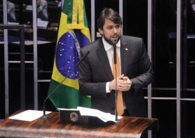 Novo Ministro das Comunicações destinou R$ 30 milhões em emendas para cidade onde o pai é prefeito