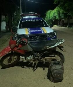 ITAGUATINS: PM recupera motocicleta furtada, apreende arma de fogo e prende autor