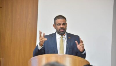 Paulo Victor propõe campanha para estimular contratação de mulheres vítimas de violência