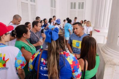 Raimundo Penha participa de manifestação pelo Dia Mundial da Conscientização sobre o Autismo