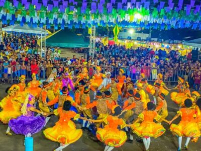 Peritoró: Primeiro dia de arraial é marcado com grandes atrações e show de Noda de Cajú