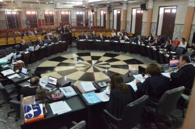 Tribunal de Justiça suspende edital para compra de IPhones por quase R$ 600 mil