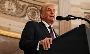 Dólar cai para R$ 5,78, após tarifa de Trump sobre aço e alumínio