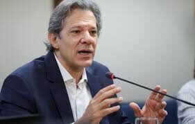 Haddad quer reduzir taxas de vale-refeição para baratear comida