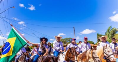 Secretário Orleans Brandão participa da 18ª Cavalgada de São João do Paraíso e anuncia obras para o município