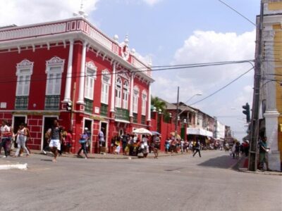 Rua do Passeio será palco para desfile de mais de 90 atrações carnavalescas