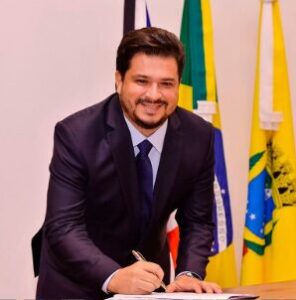 Dr. Joel toma posse como vereador de São Luís