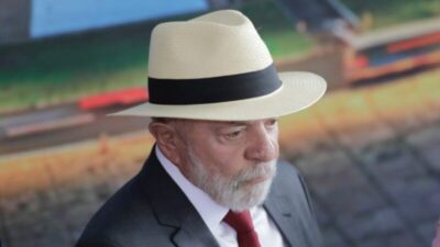 Ao falar sobre democracia, Lula diz que amantes são mais amadas que esposas
