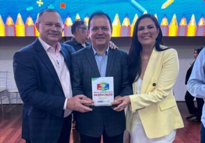 Rigo Teles recebe Selo Ouro de Prefeito da Educação
