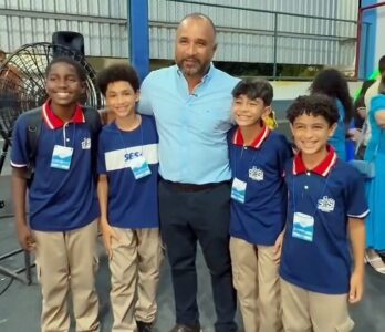 Prefeito Roberto Costa prestigia Feira da Indústria promovida pela Escola SESI de Bacabal