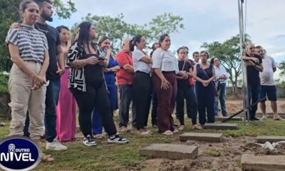 Familiares e amigos prestaram as últimas homenagens a Sandro Mesquita