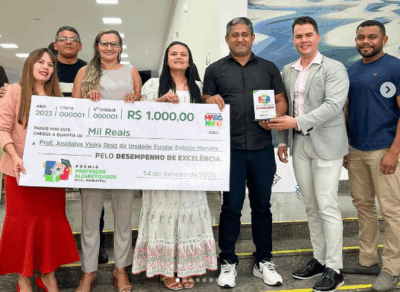 Pedro do Rosário é premiado com  Selo Prefeito da Educação e o Prêmio Professor Alfabetizador