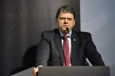 Frente de direita capitaneada por Tarcísio deixa Bolsonaro em 2º plano
