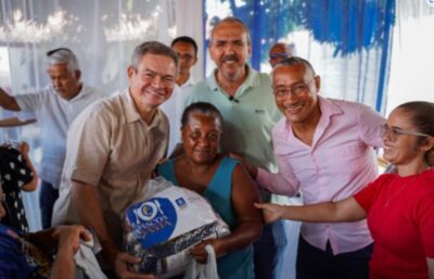 Prefeito Rafael entrega 2 mil cestas básicas e 3 toneladas de…