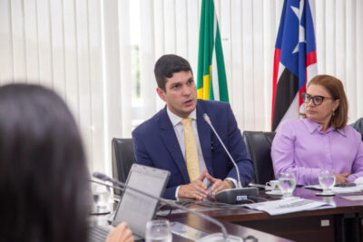 Tiago Fernandes apresenta relatório do quadrimestre na Comissão de Saúde da Alema
