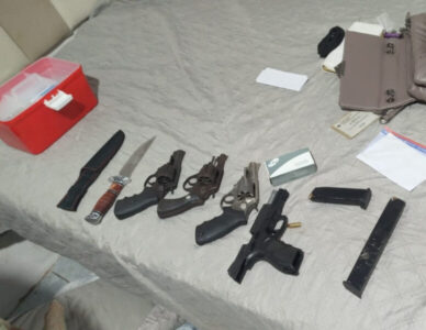 Rosário: casal é preso por dois homicídios; armas e celulares foram apreendidos
