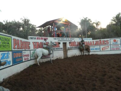 Melhores momentos das vaquejadas da Fazenda Buritizinho no Parque Odílio Magalhães