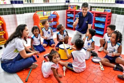 Prefeito Eduardo Braide entrega U.E.B. na Vila Esperança, com estrutura modernizada e acessível