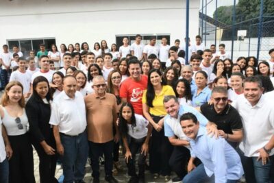Representando o governador, Felipe Camarão percorre cidades inaugurando obras do Governo do Estado