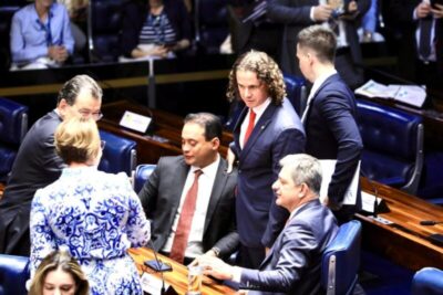 Imagem do dia: Weverton ainda mais próximo de Lula…