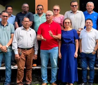 Prefeito Zé Martins recebe pastores evangélicos para alinhar programação do Dia do Evangélico em Bequimão